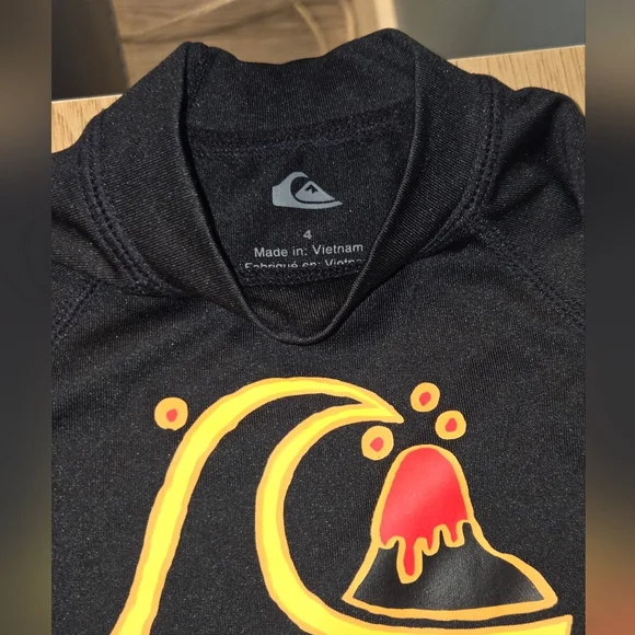 Quiksilver Black Rash Guard - Picture 3 of 3